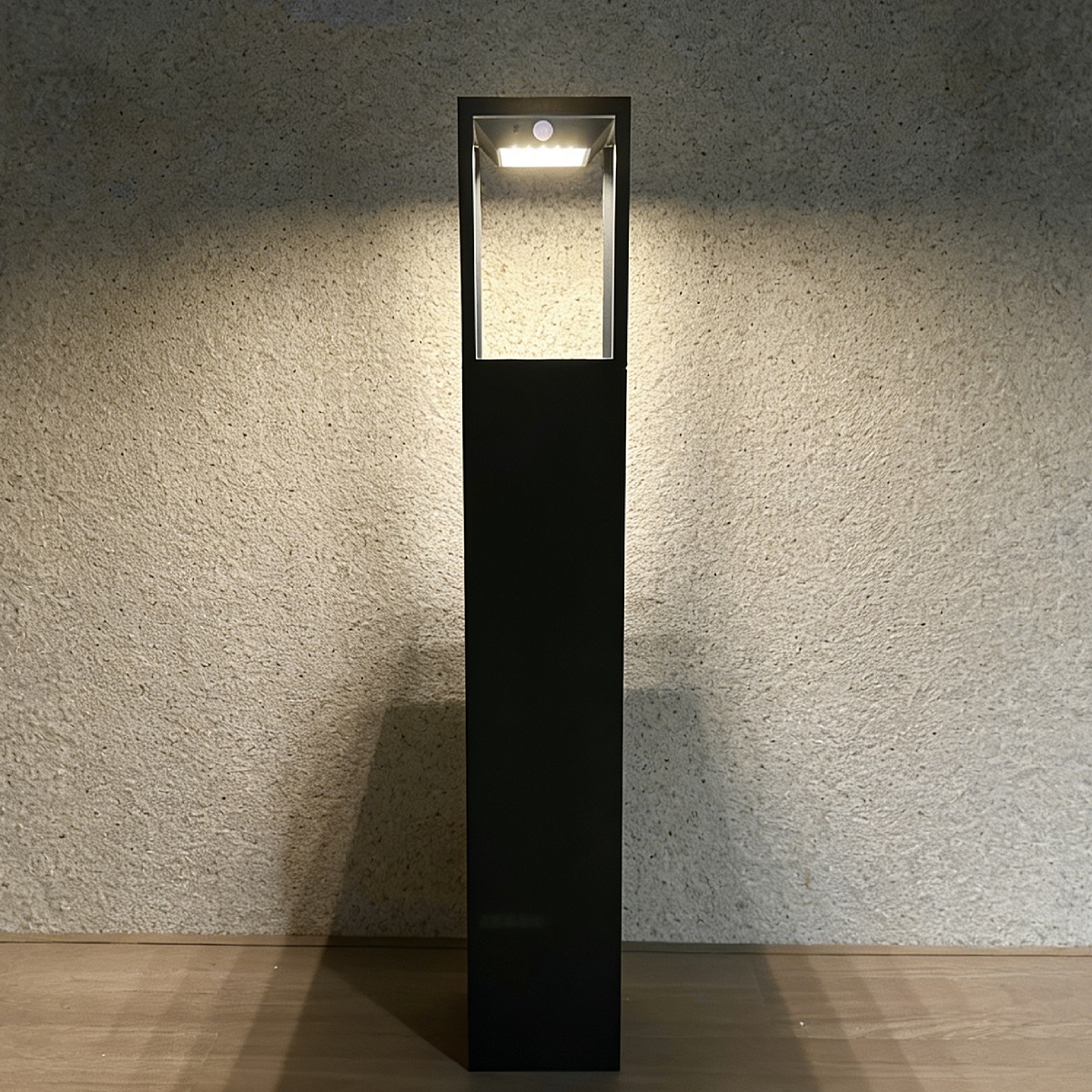 Eclipse | Luz solar LED para césped 90cm